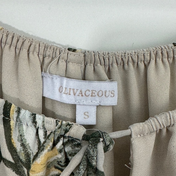 Olivaceous Women’s Size Small Beige Green Tropical Print Off Shoulder Mini Dress - Picture 2 of 8